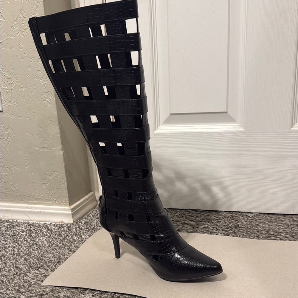 Ashro Black Heeled Boots with Cutout Design and High Heel